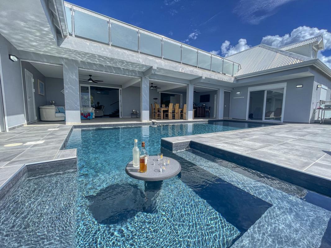 5.Location villa piscine vue mer St François Guadeloupe_Piscine